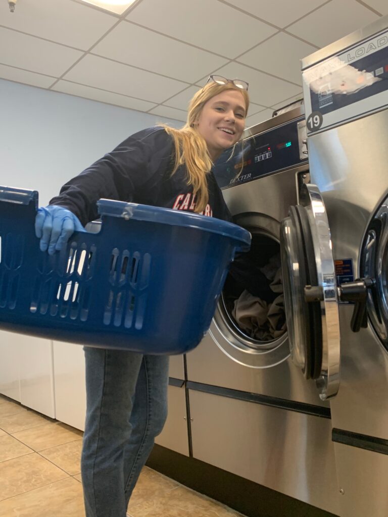 Laundromat and Fluff N Fold